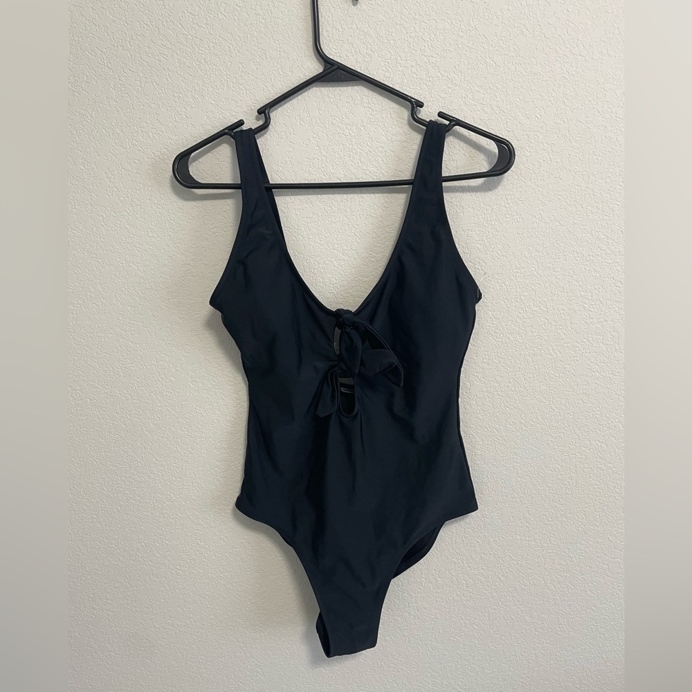 Old Navy Black Keyhole One Piece Swimsuit Tie Front Medium NWOT - Picture 2 of 8
